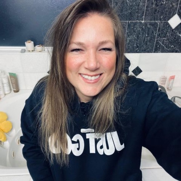 Meet your Posher, Jessica - Picture 1 of 1